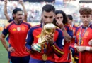 España alzó la copa derrotó en tiempo extra 1-0 a Argentina